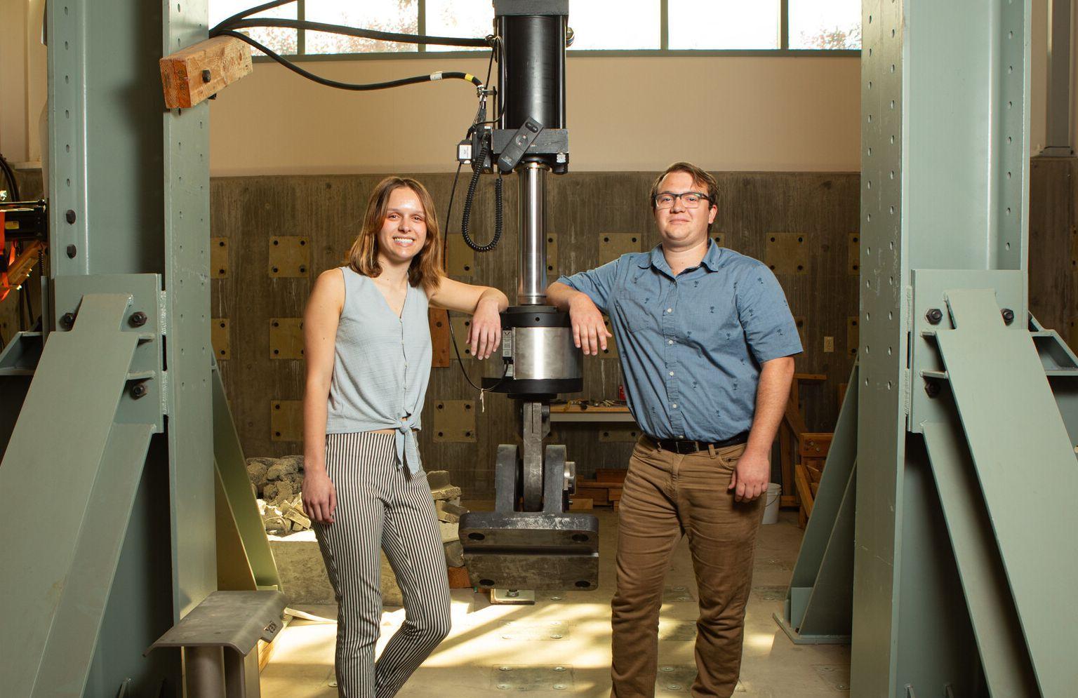 Reuben Herbel and Jenna Fanselau in WWU engineering lab